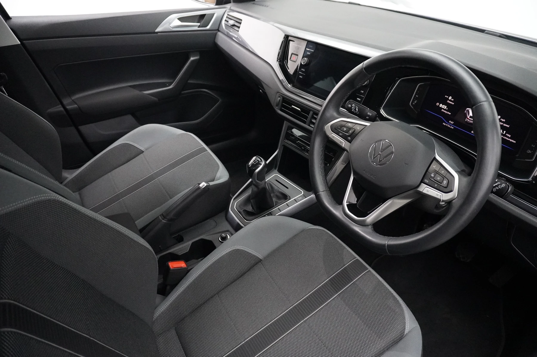 Volkswagen-Polo-image-5