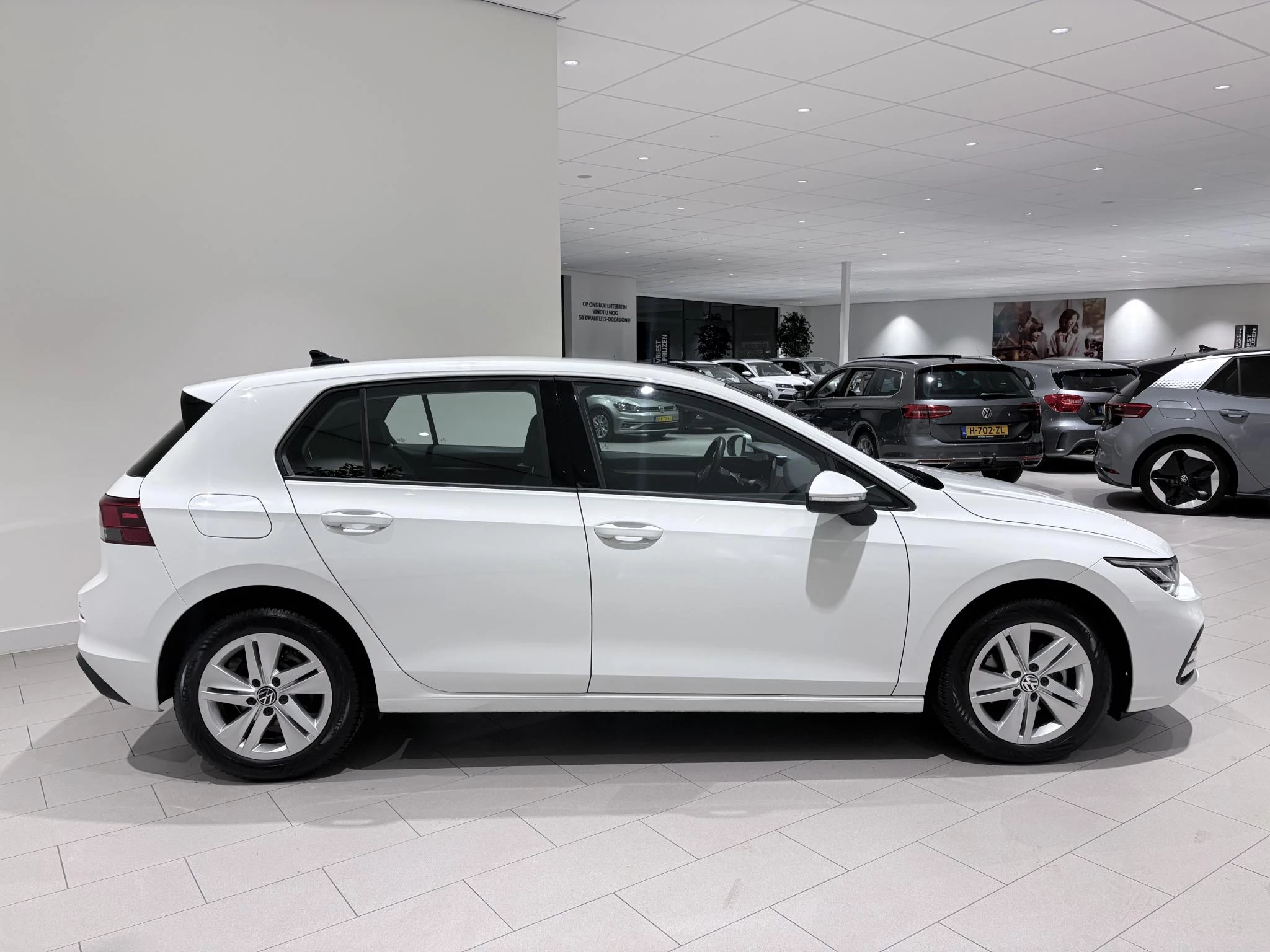 Volkswagen-Golf-image-5