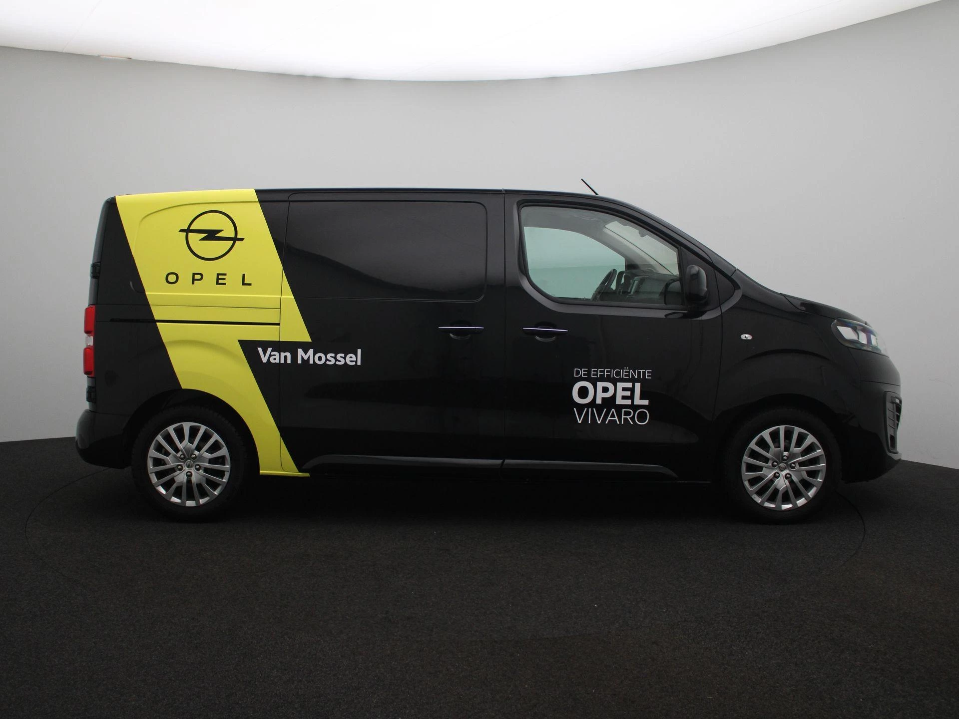 Opel-Vivaro-image-5