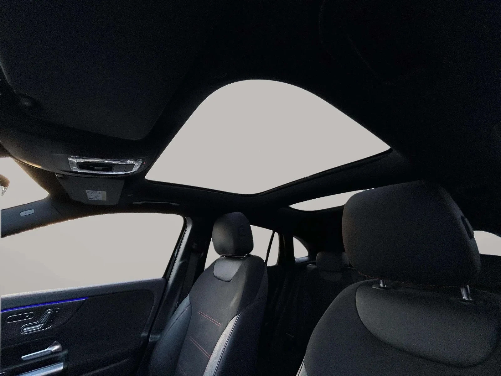 Mercedes-Benz-EQA-image-11