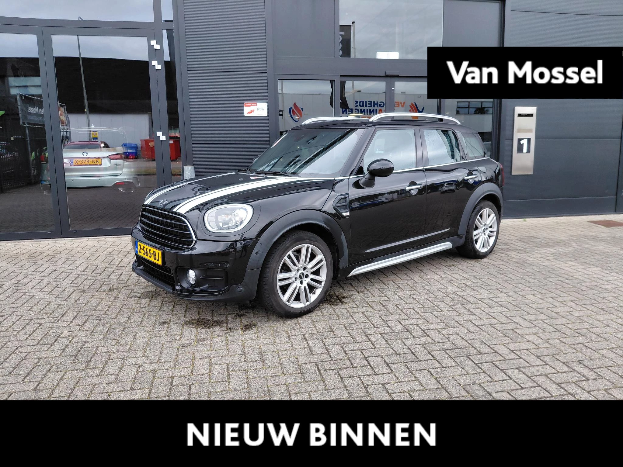 MINI-Countryman-image-0