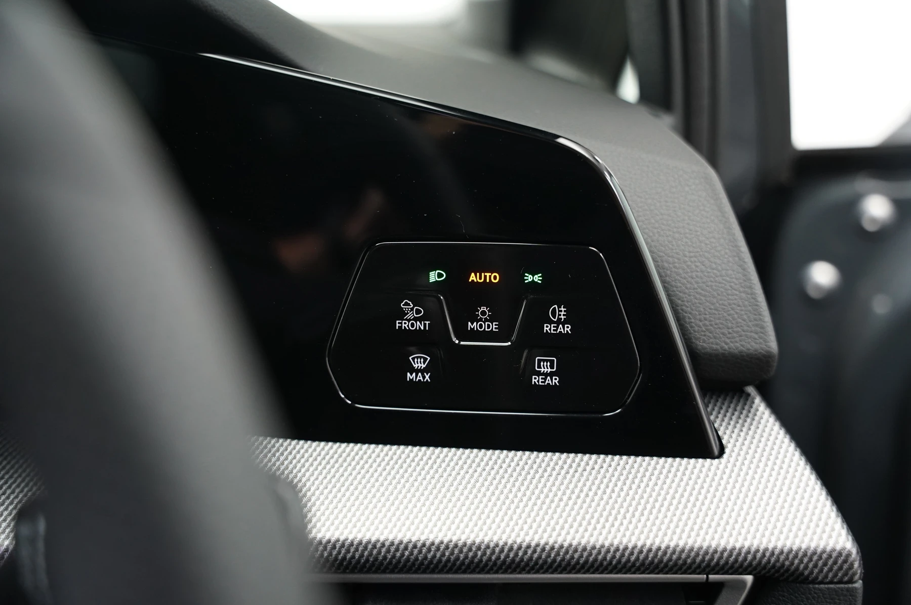 Volkswagen-Golf-image-18