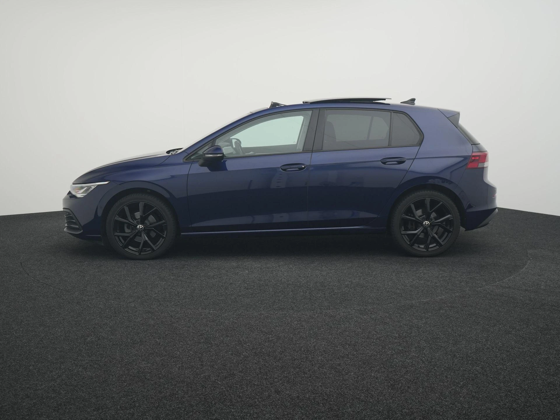 Volkswagen-Golf-image-3