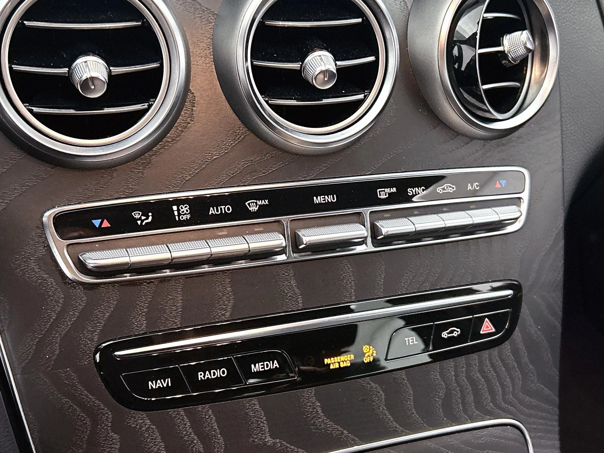 Mercedes-Benz-C-Klasse-image-21