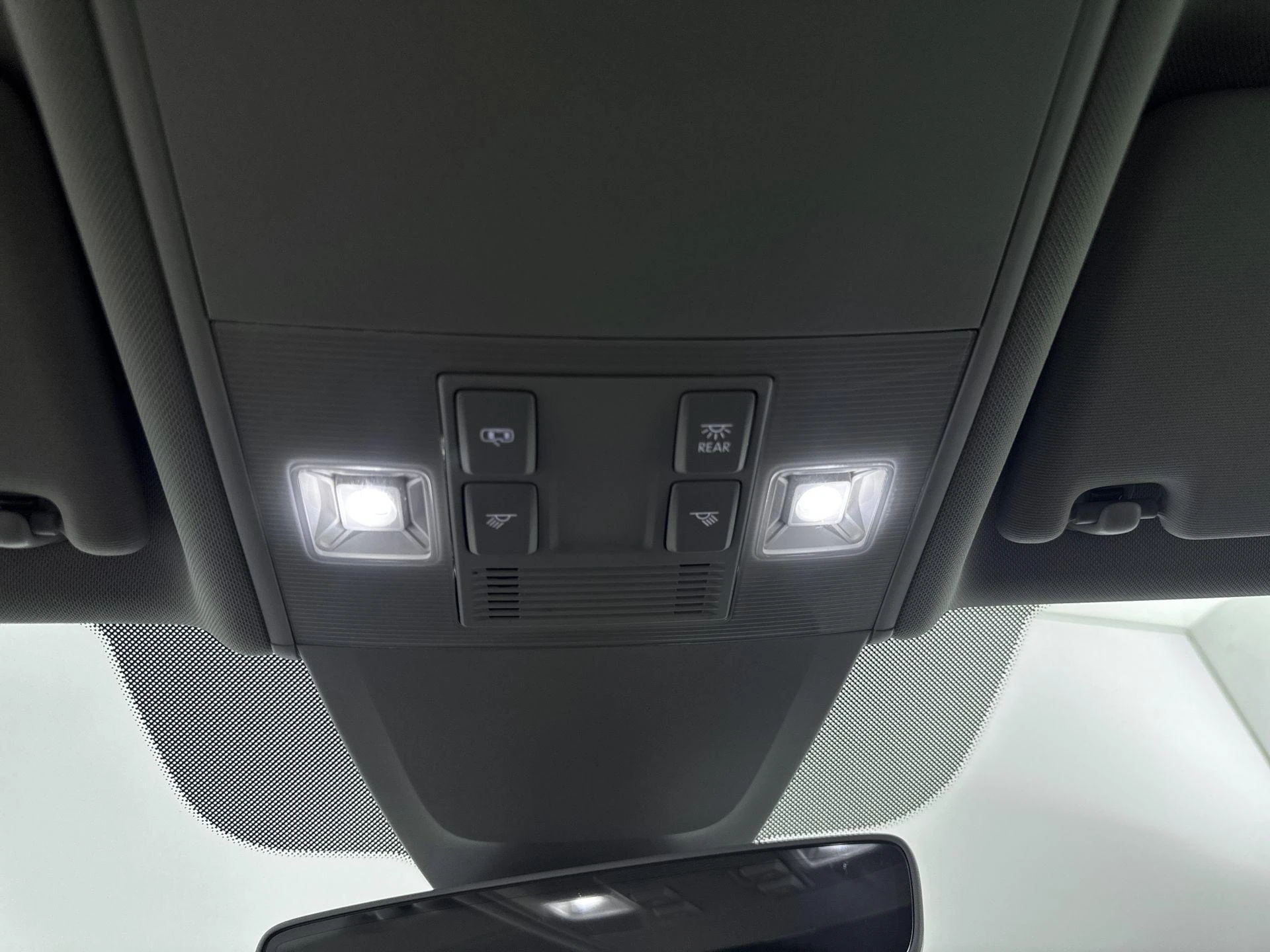 Volkswagen-Golf-image-9