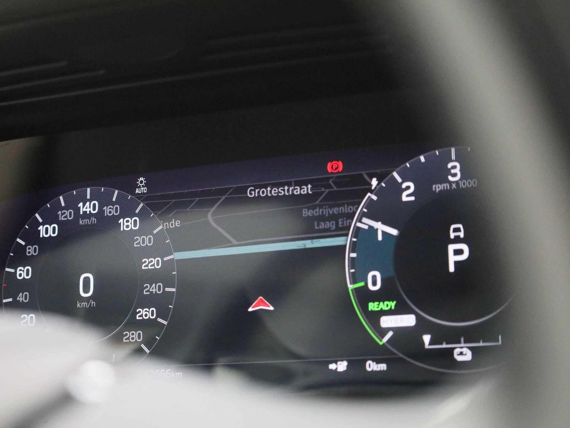 Land Rover-Discovery Sport-image-23