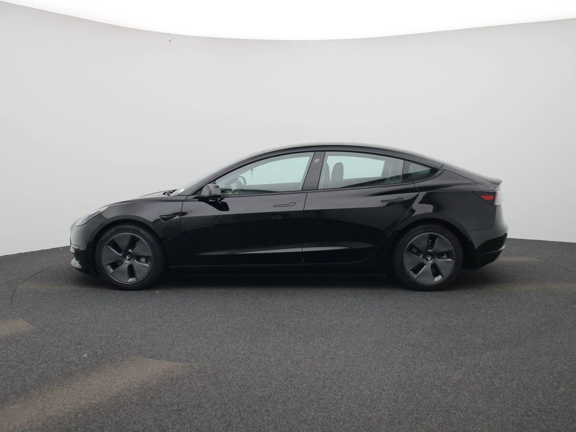 Tesla Model 3 Standard RWD Plus 60 kWh