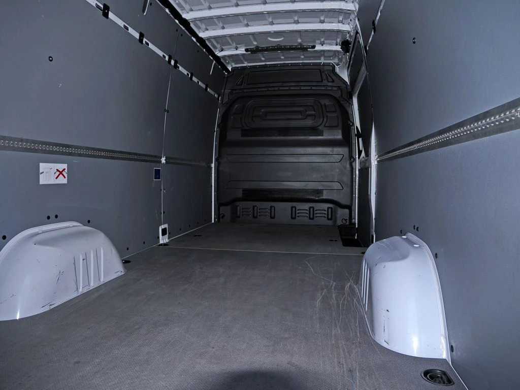 Mercedes-Benz-Sprinter 317-image-13
