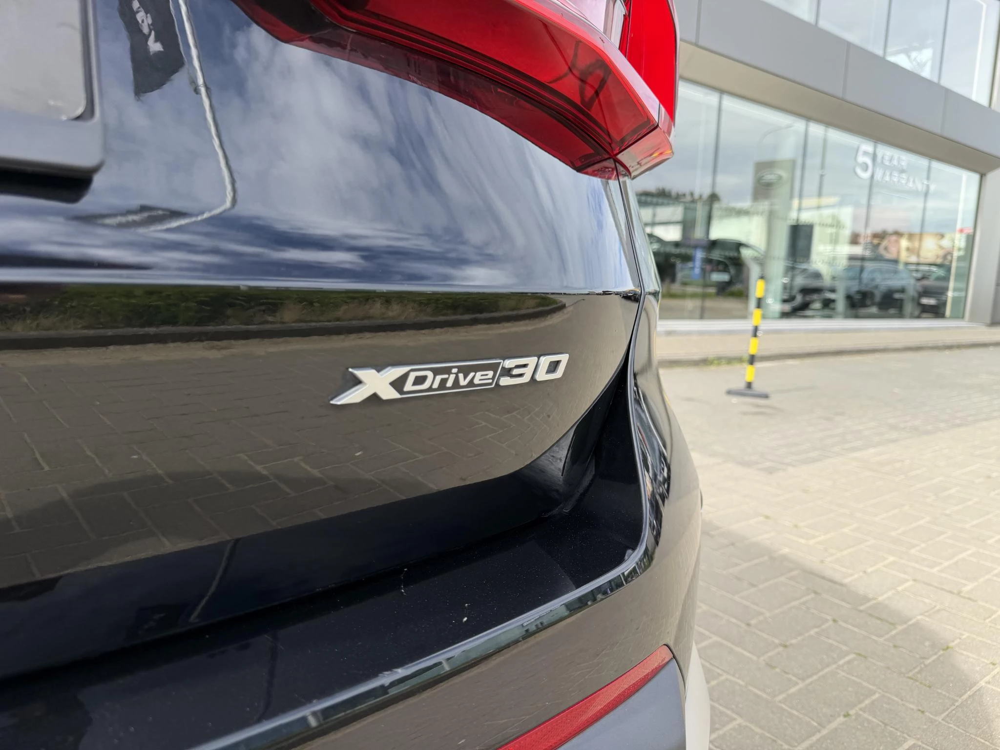 BMW-iX1-image-10