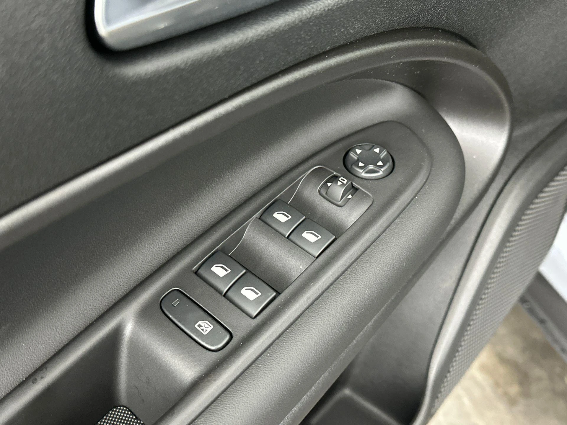 Jeep-Avenger-image-16