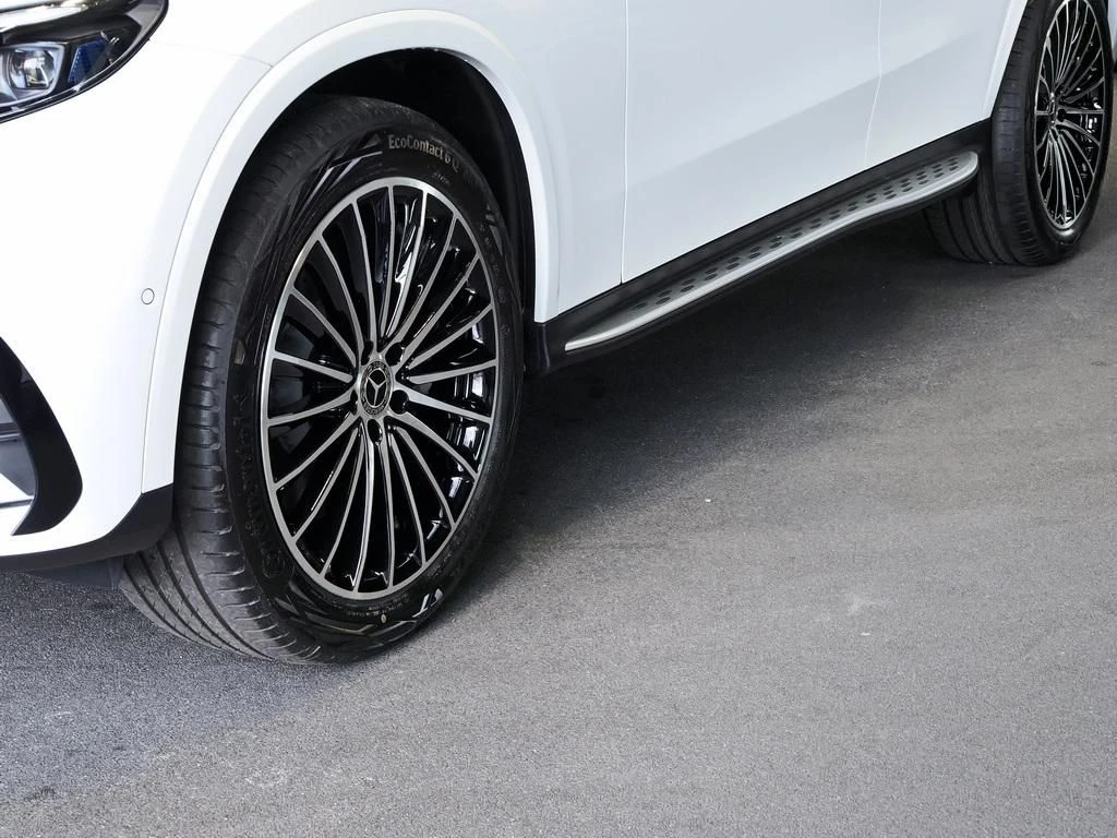 Mercedes-Benz-GLC 220 d-image-2