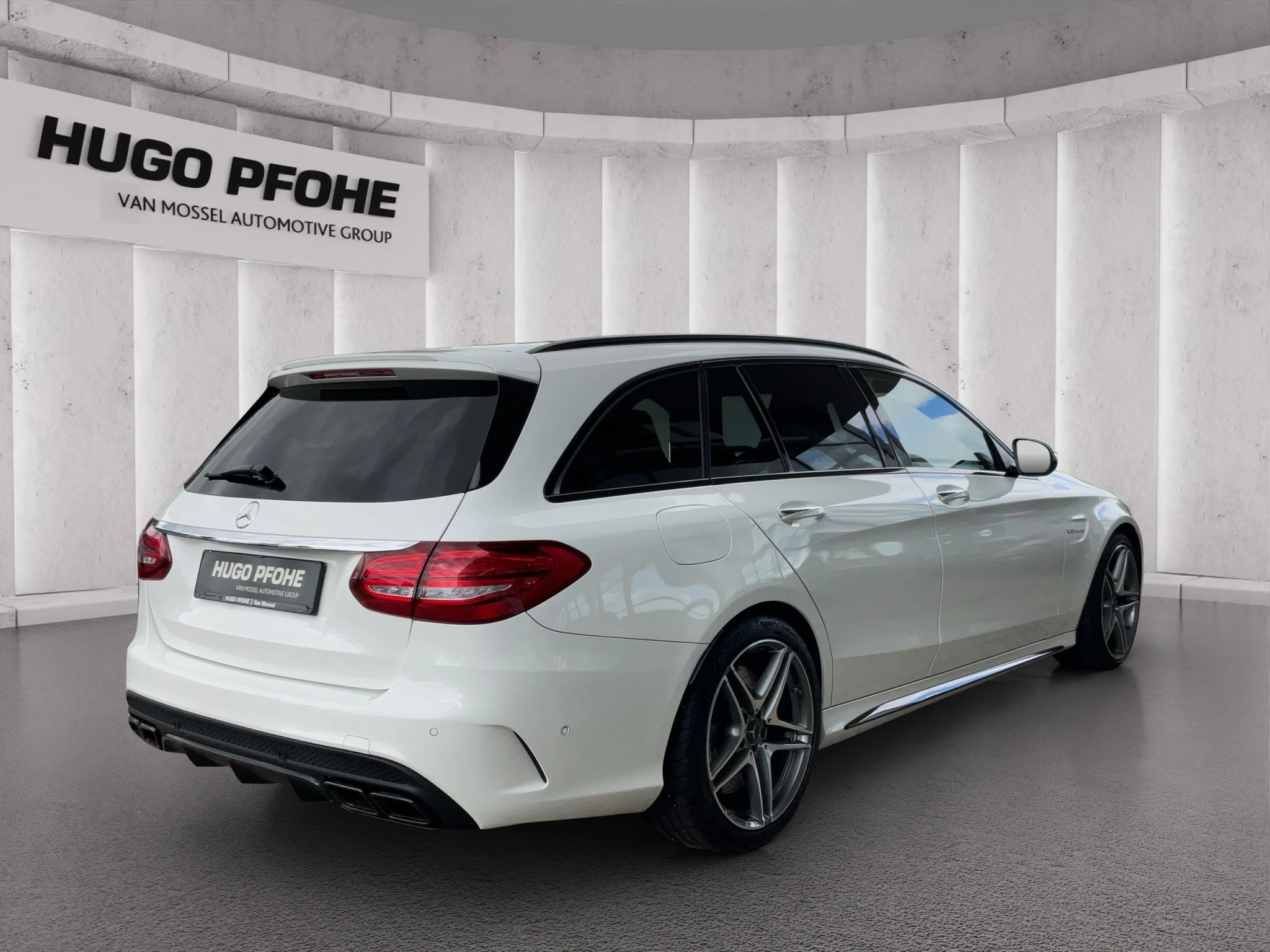 Mercedes-Benz-C-Klasse-image-4