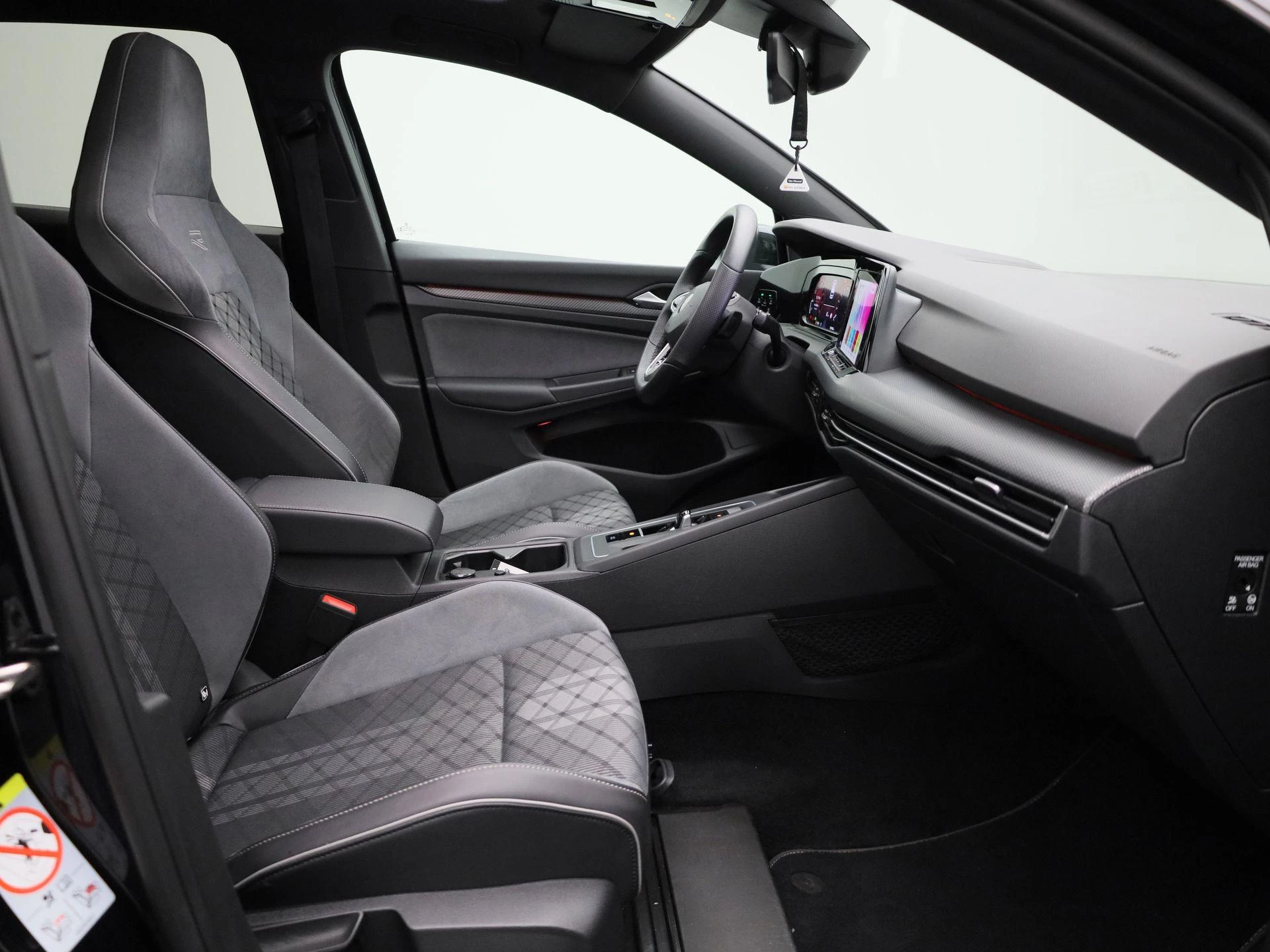Volkswagen Golf 1.5 eTSI R-Line