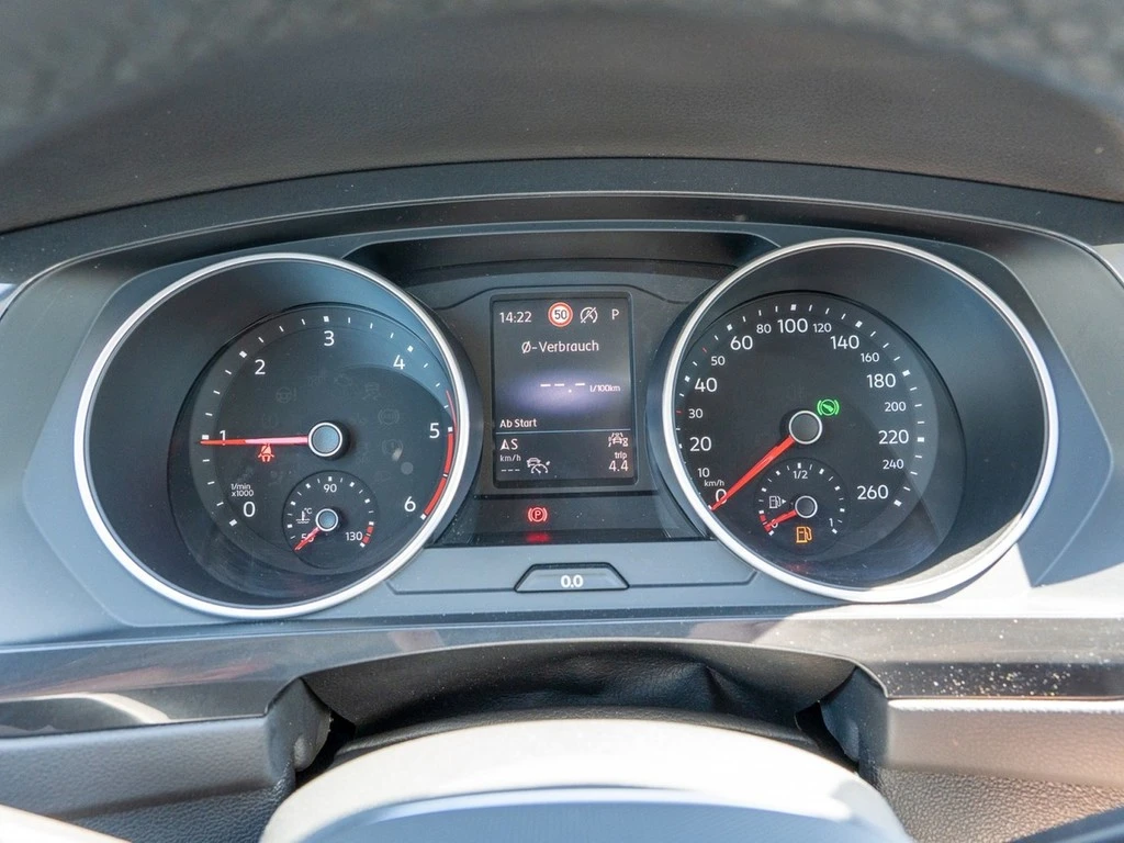 Volkswagen-Tiguan-image-17