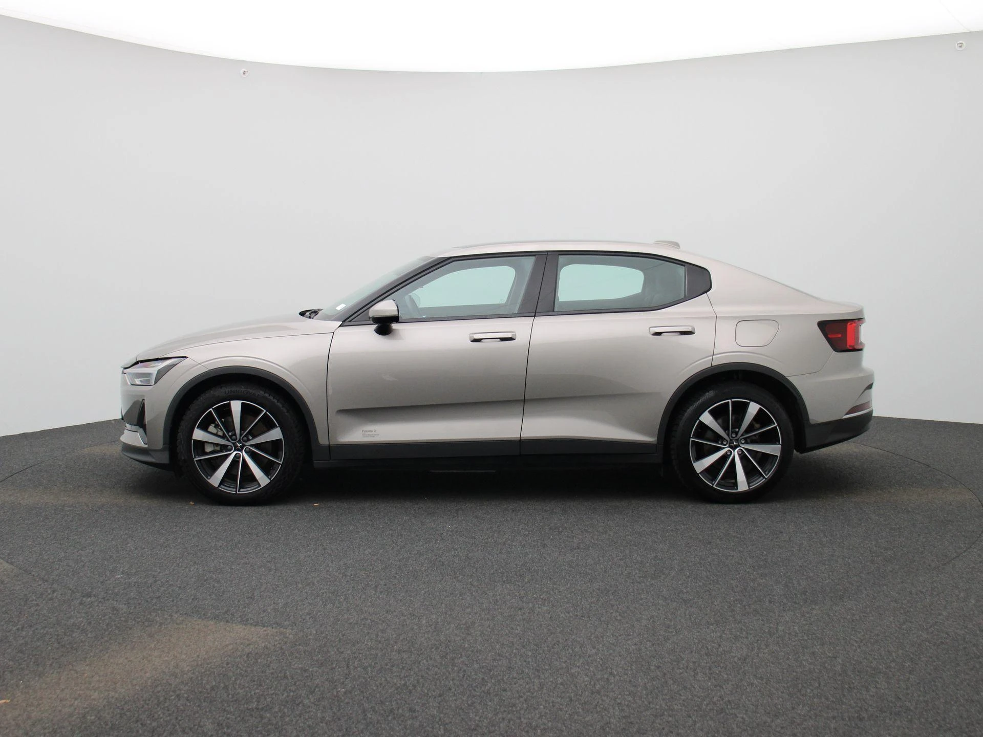 Polestar-2-image-4