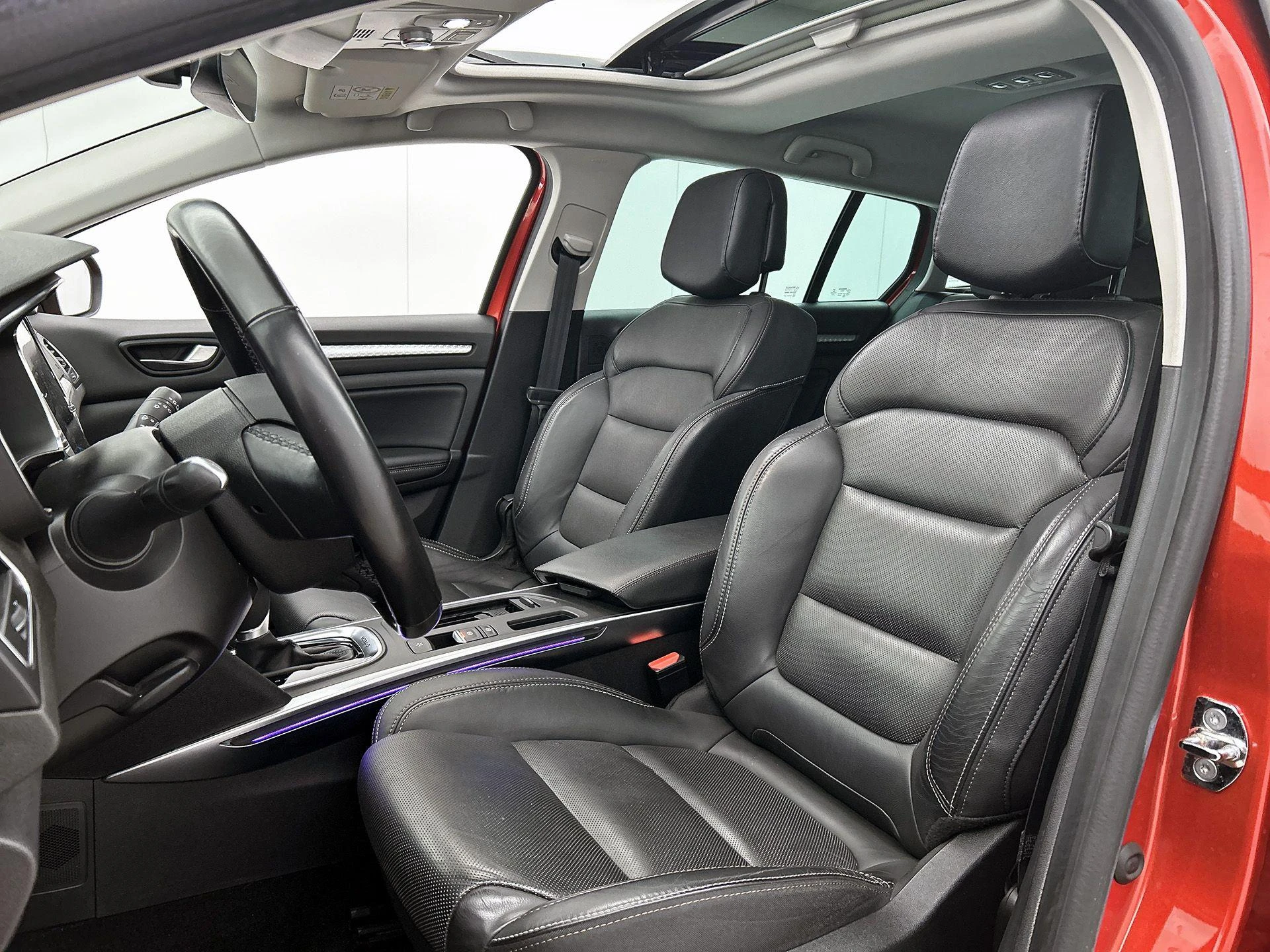 Renault-Megane E-Tech-image-44