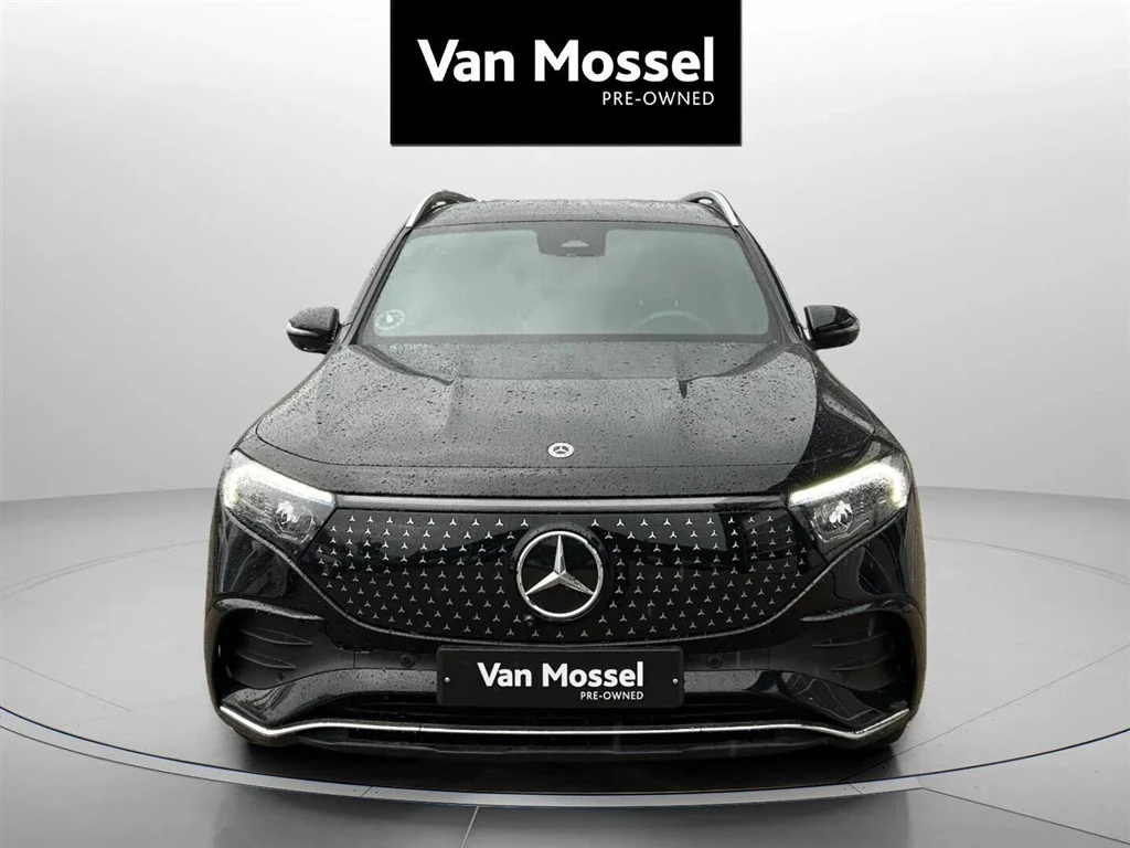 Mercedes-Benz-EQB-image-1