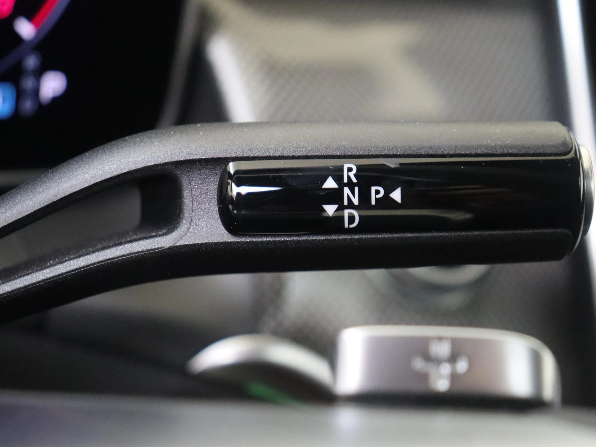 Mercedes-Benz-GLC-image-13