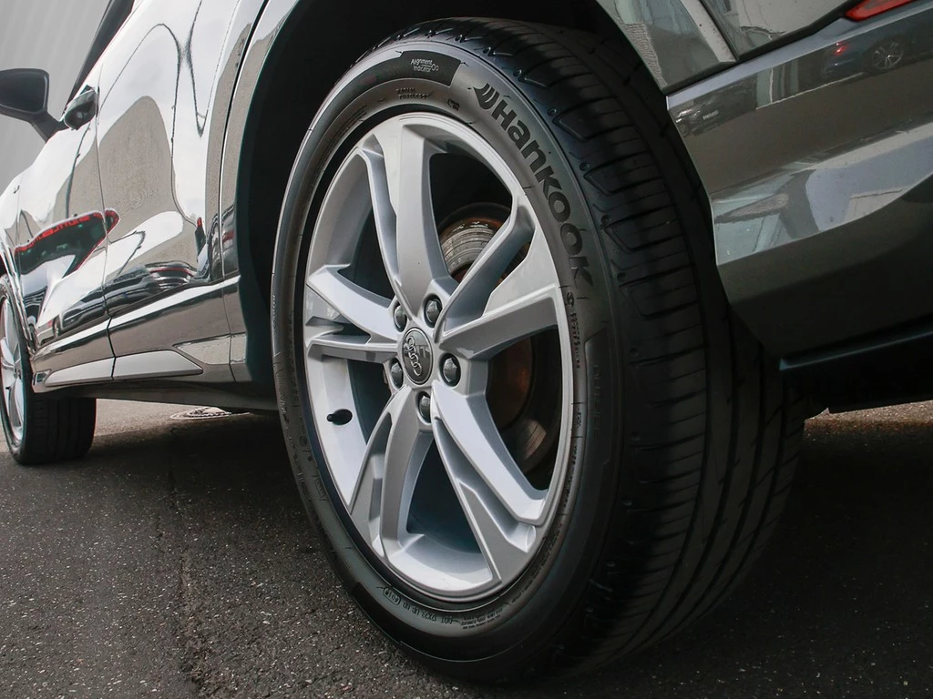 Audi Q3 40 TDI S line Navi Panorama AHK Kamera