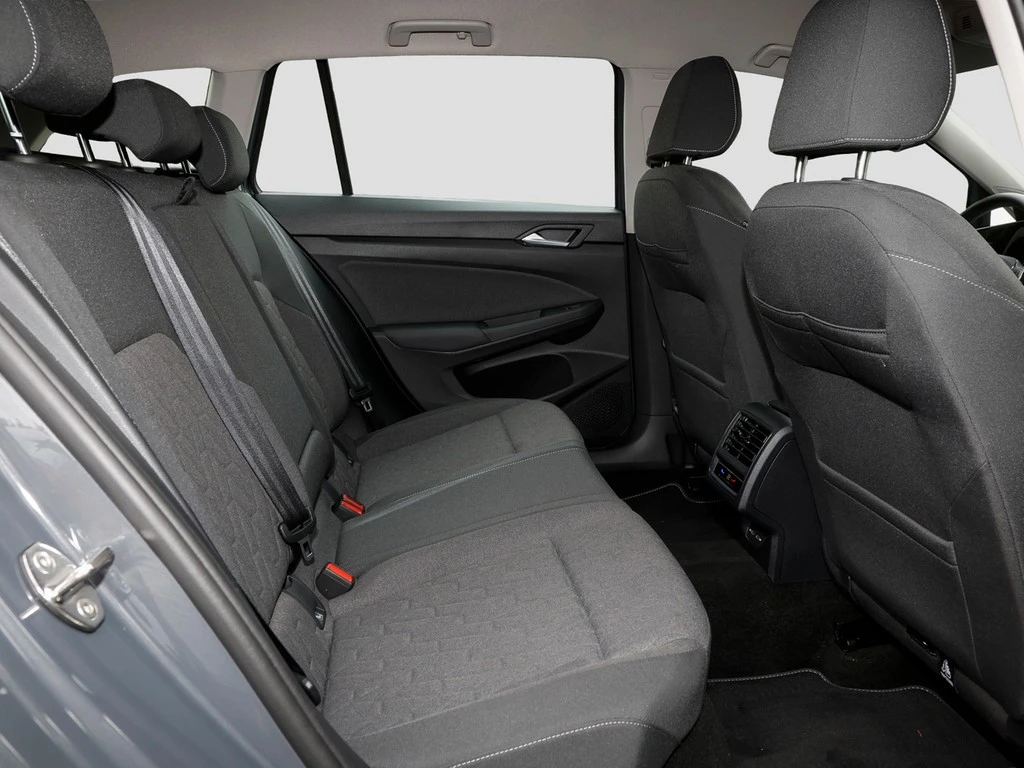 Volkswagen-Golf-image-9