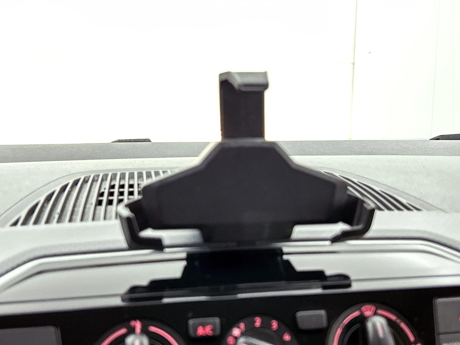 Volkswagen-up!-image-8