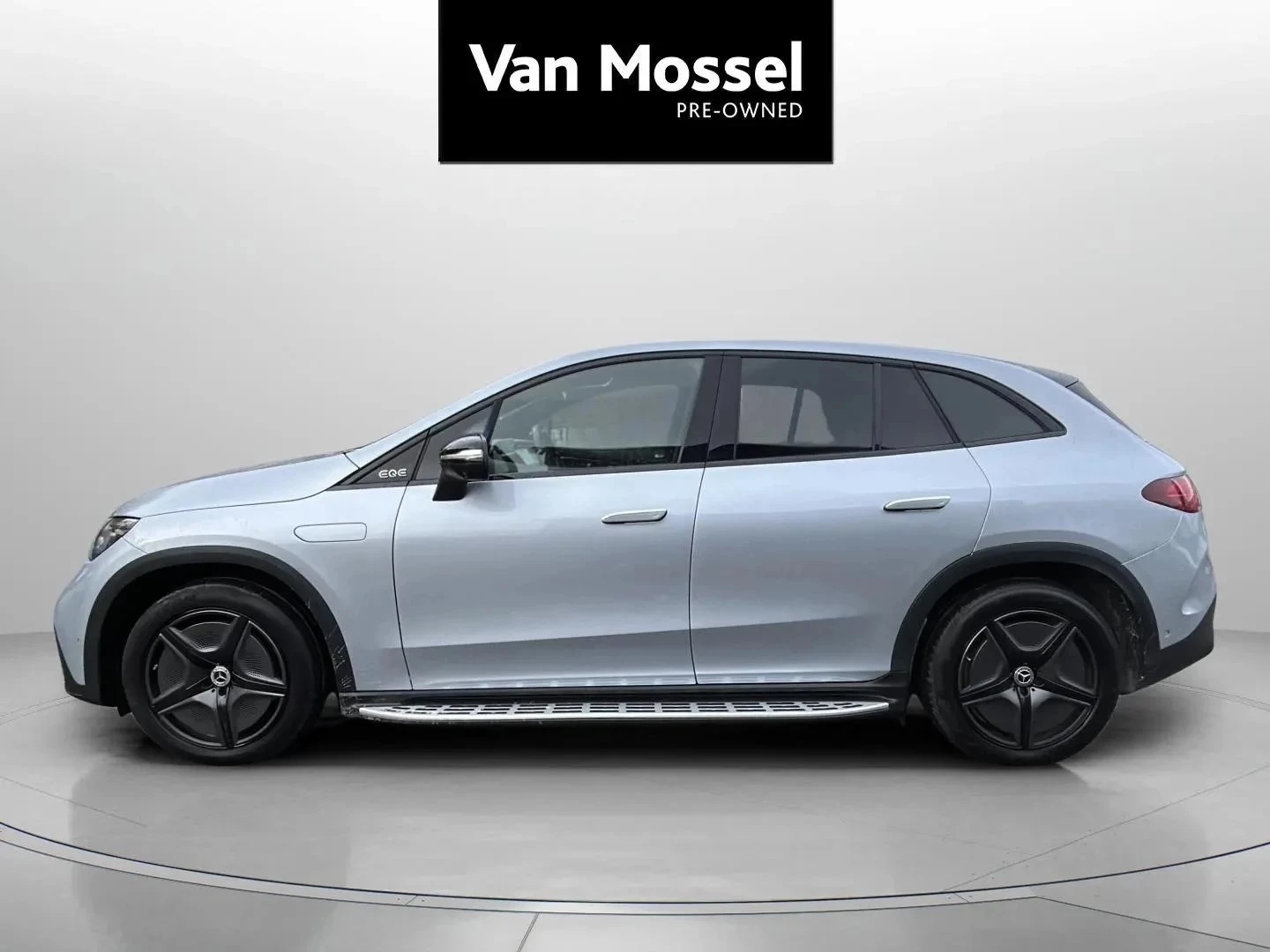 Mercedes-Benz-EQE-image-7