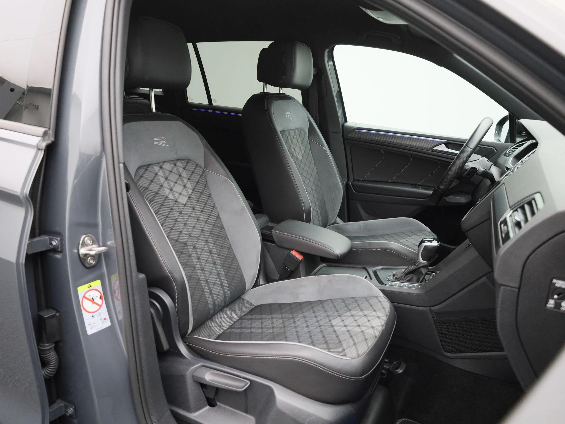 Volkswagen-Tiguan-image-36