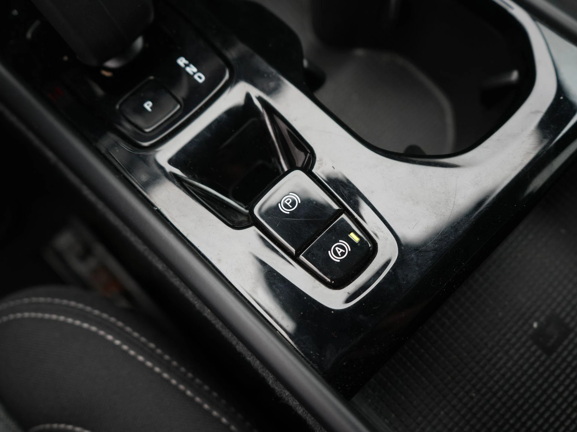 Volvo XC40 1.5 T4 Plug-in hybrid Plus Dark