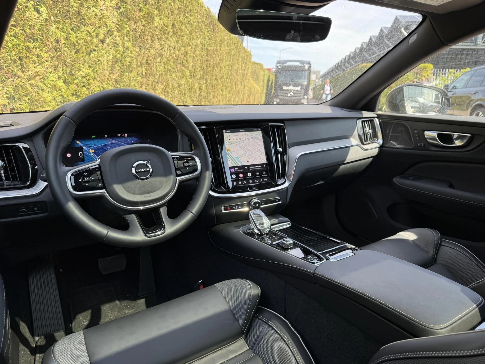 Volvo-V60-image-2