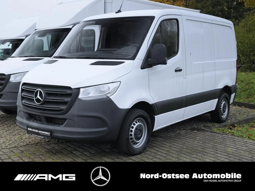 Mercedes-Benz-Sprinter-image-4