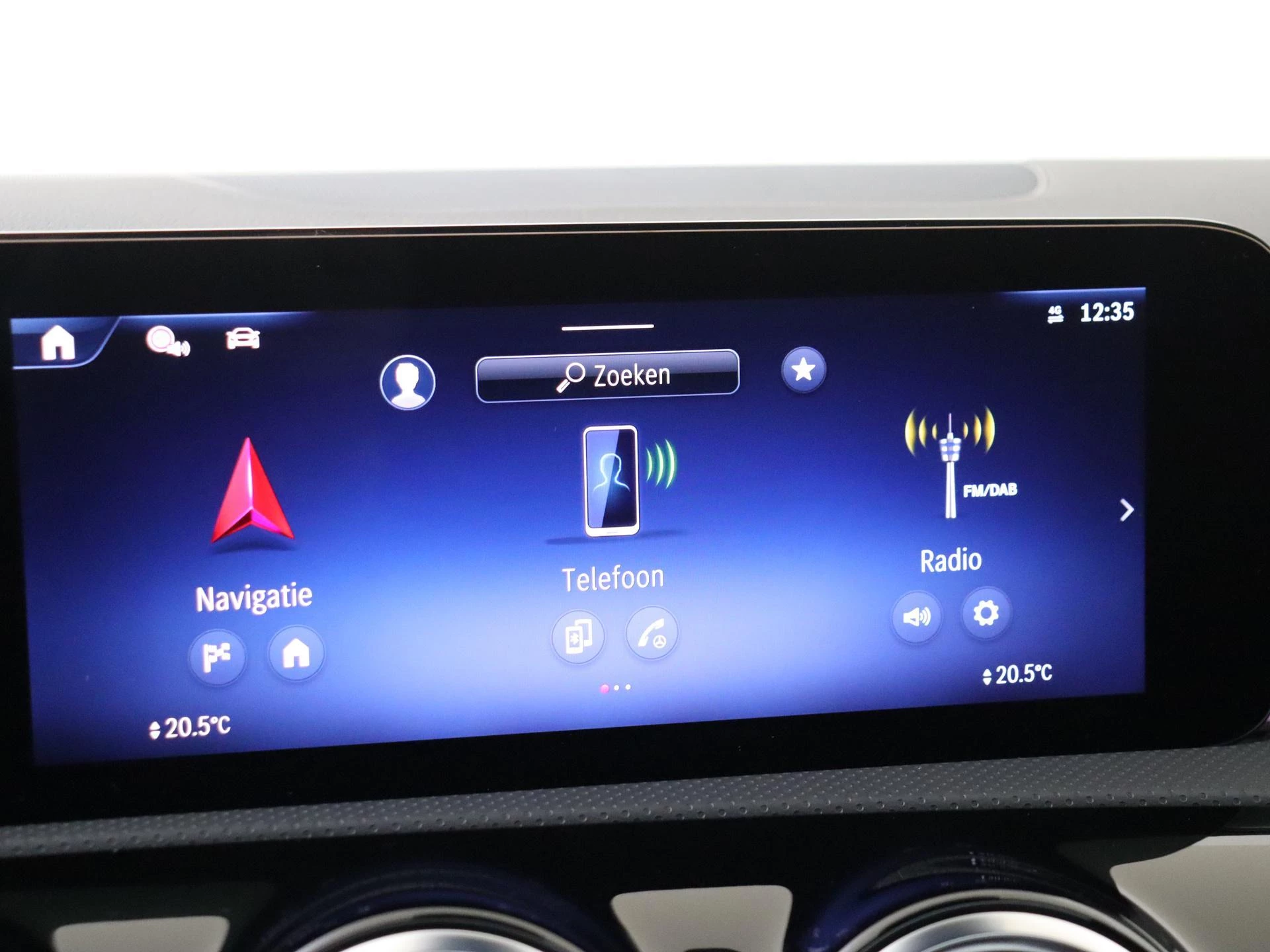 Mercedes-Benz-CLA-image-15