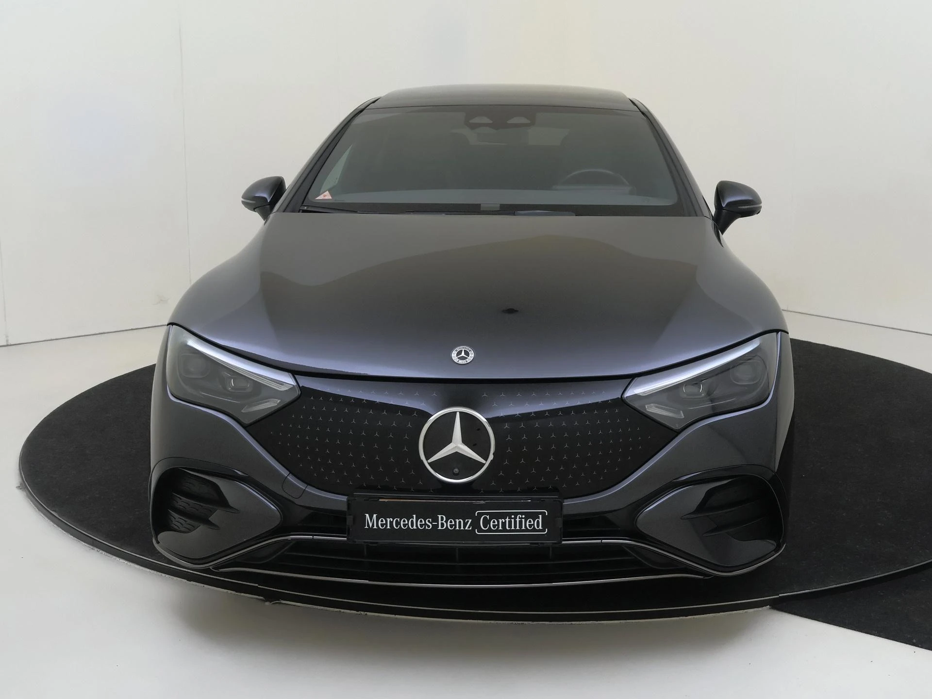 Mercedes-Benz-EQE-image-5