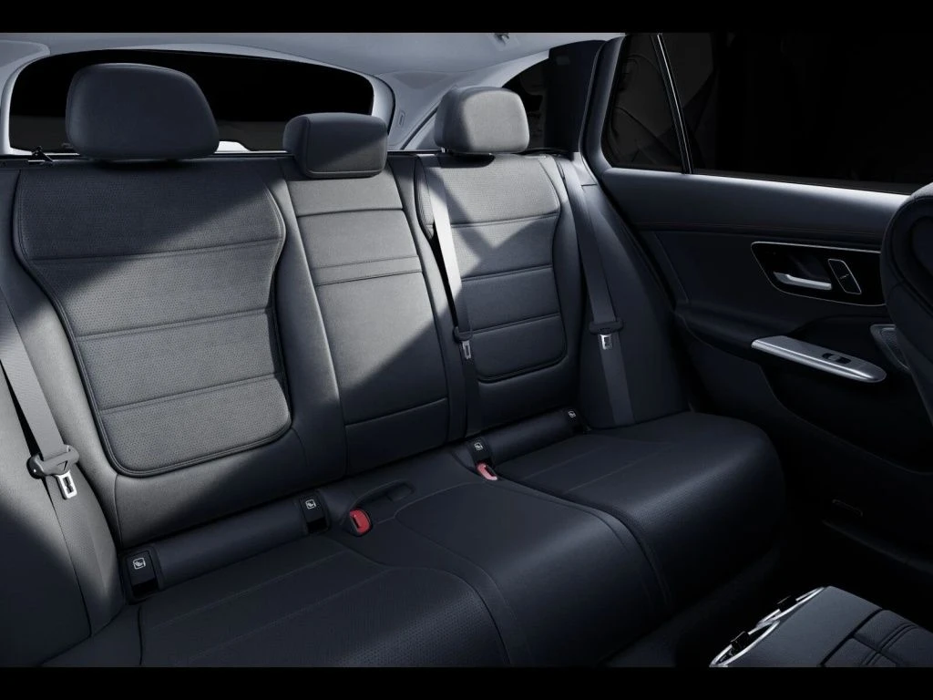 Mercedes-Benz-C-Klasse 220 d-image-11