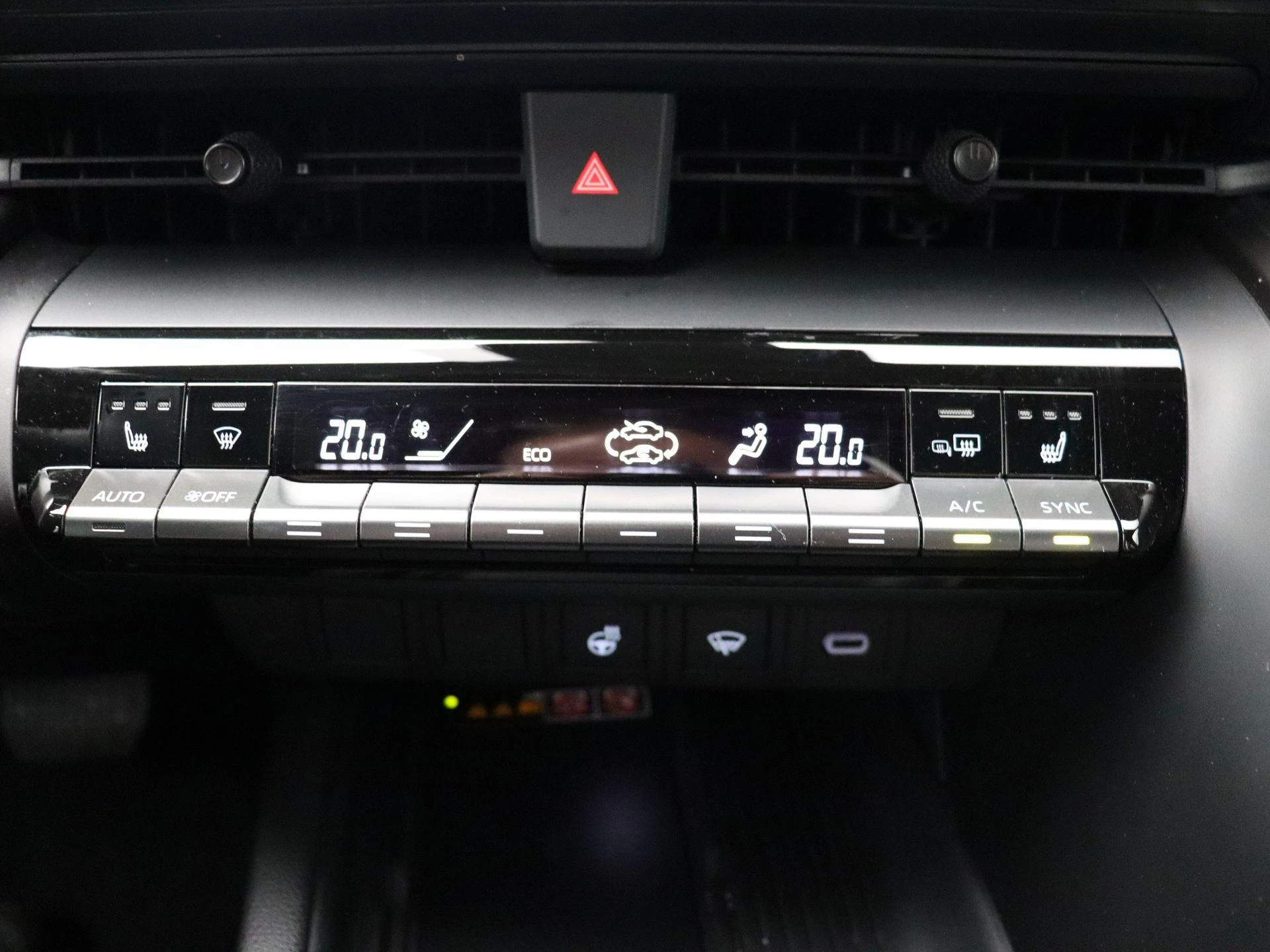Toyota-C-HR-image-17