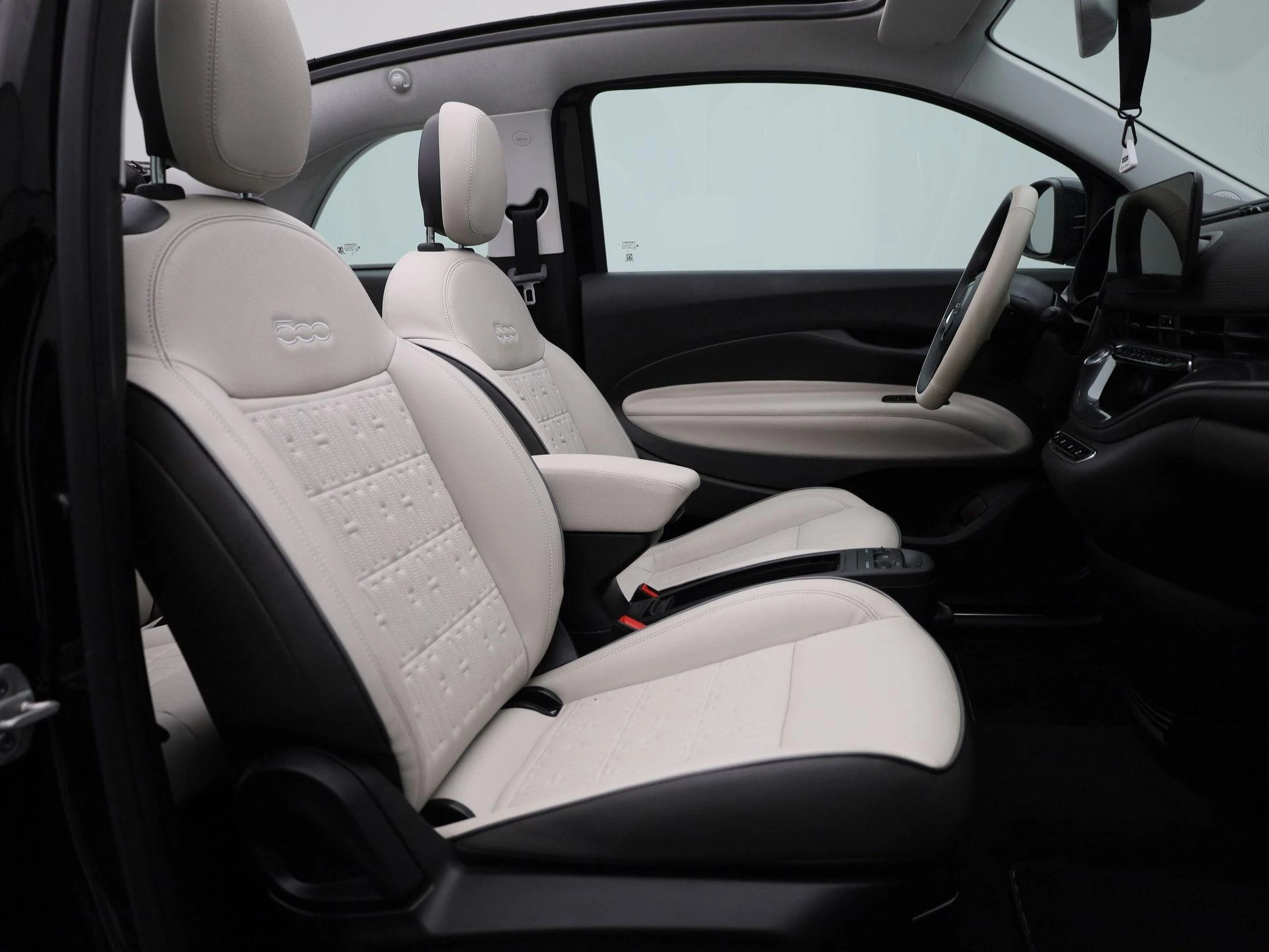 Fiat-500e-image-32