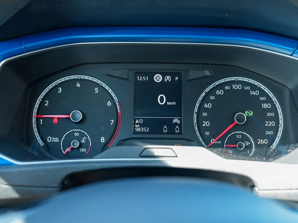 Volkswagen-T-Roc-image-13