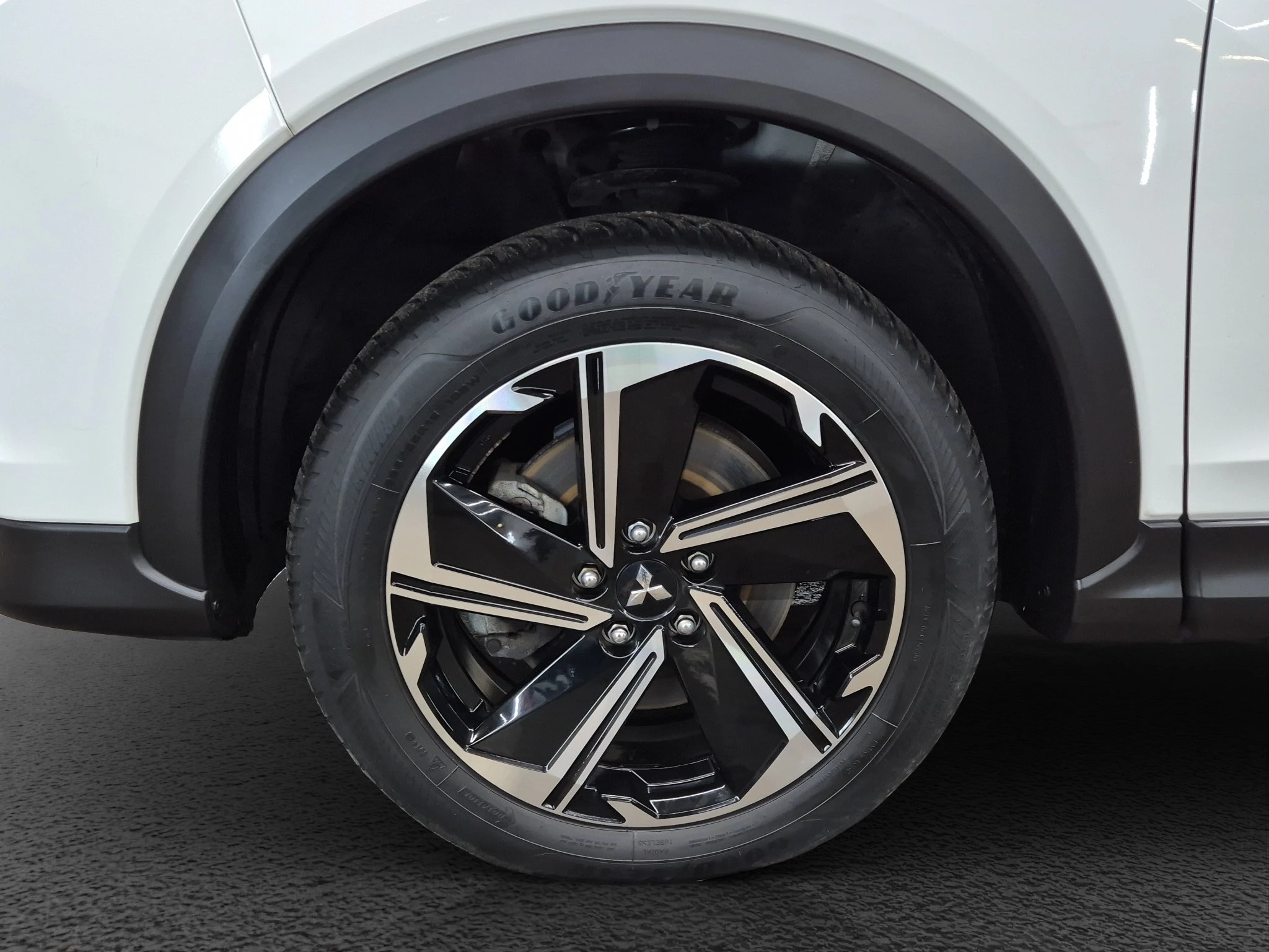 Mitsubishi Eclipse Cross 2.4 MIVEC Eclipse Cross Hybrid INTRO
