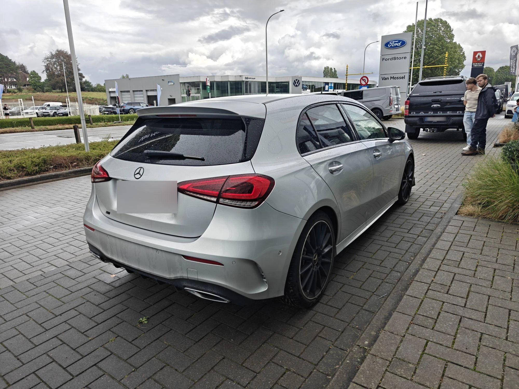 Mercedes-Benz-A-Klasse-image-2