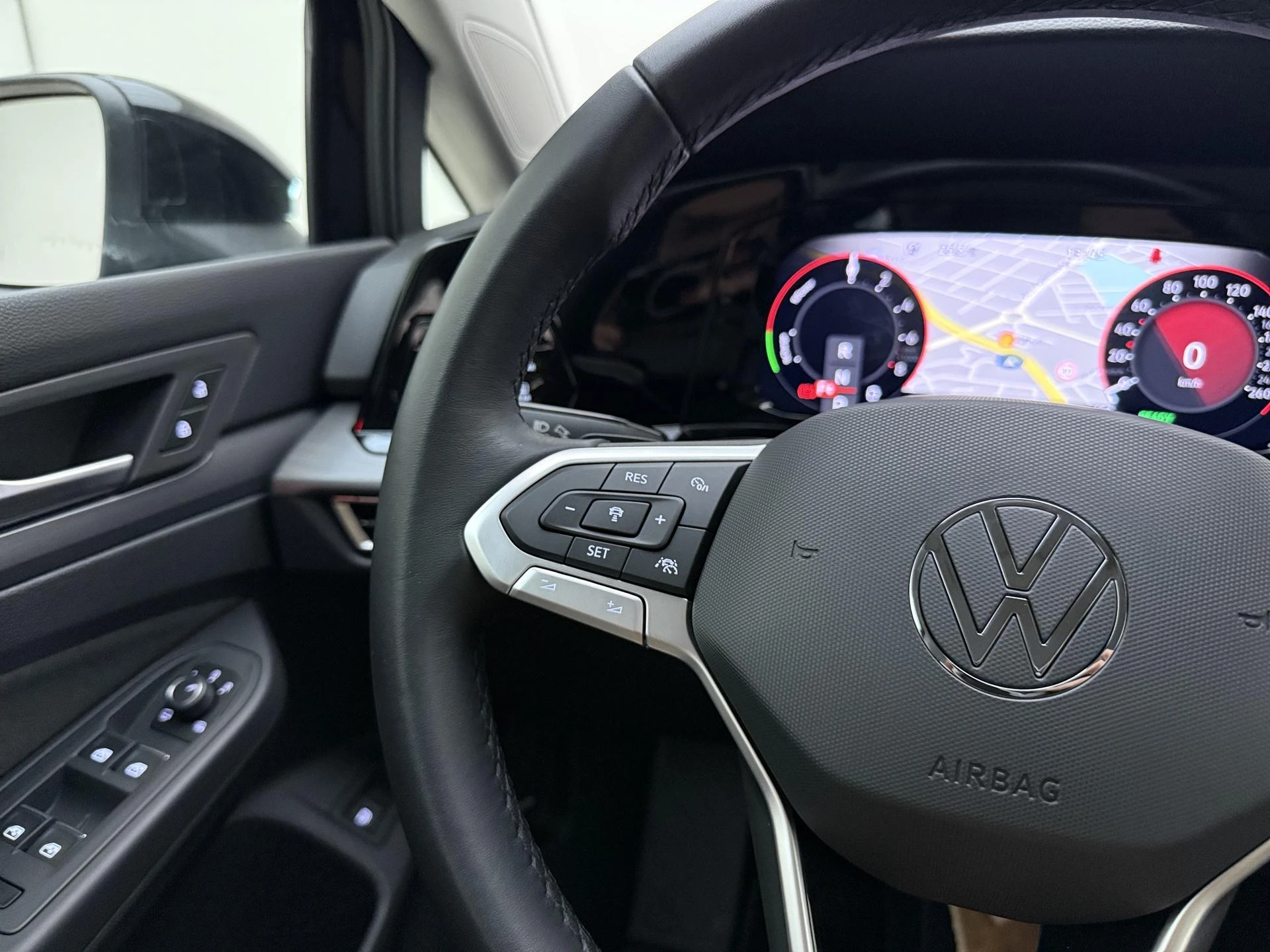 Volkswagen-Golf-image-19