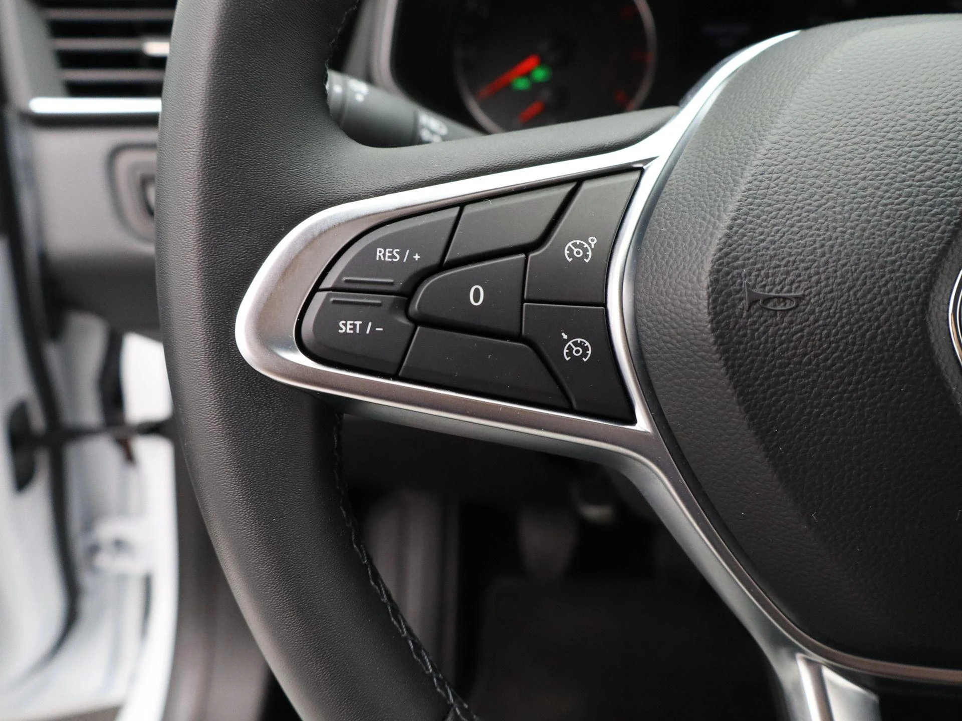 Renault-Clio-image-17