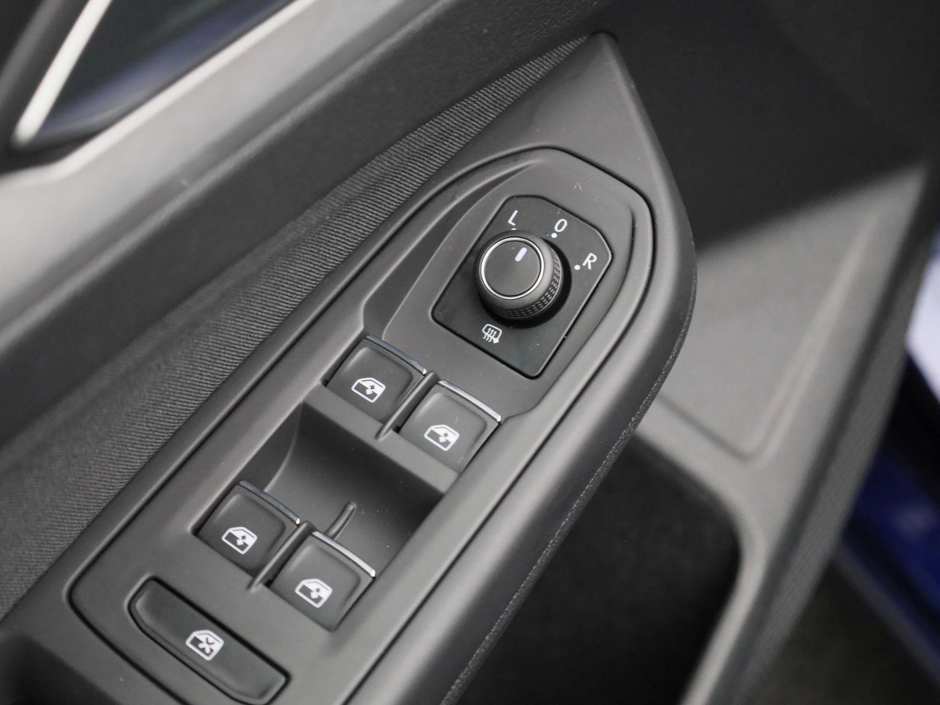 Volkswagen-Golf-image-33