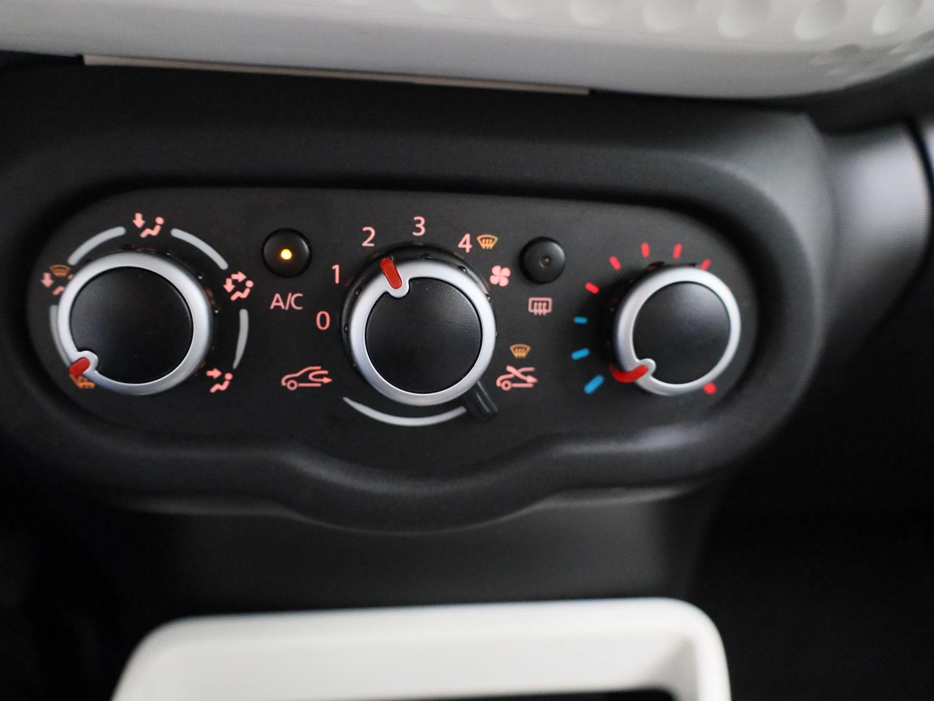 Renault-Twingo-image-18