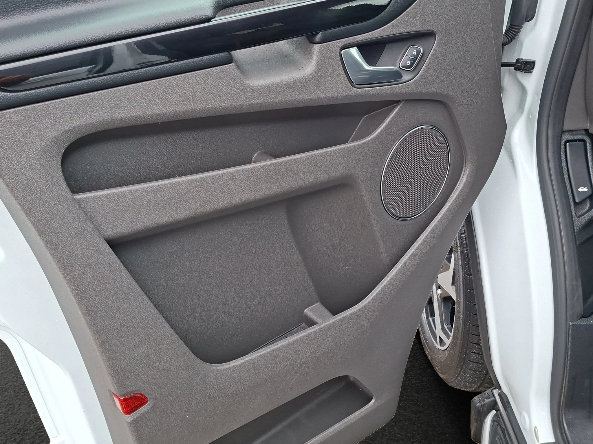 Ford Tourneo Custom Active 320 L2H1 2.0 EB Aut. | AHK | GJR | RFK | SHZ | LMF