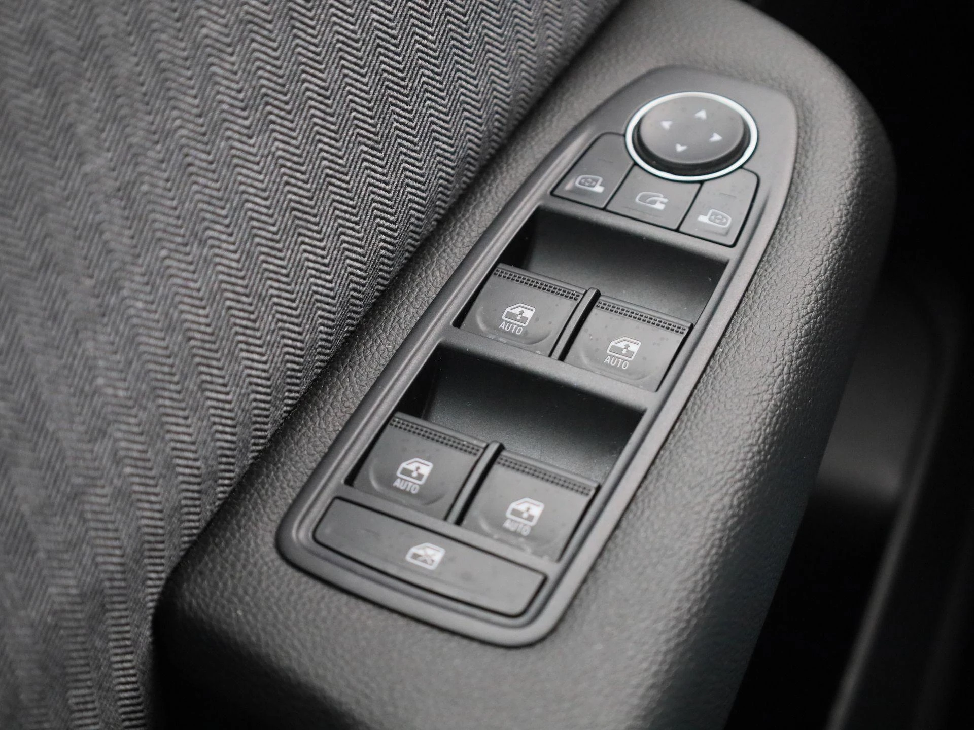 Renault-Clio-image-25