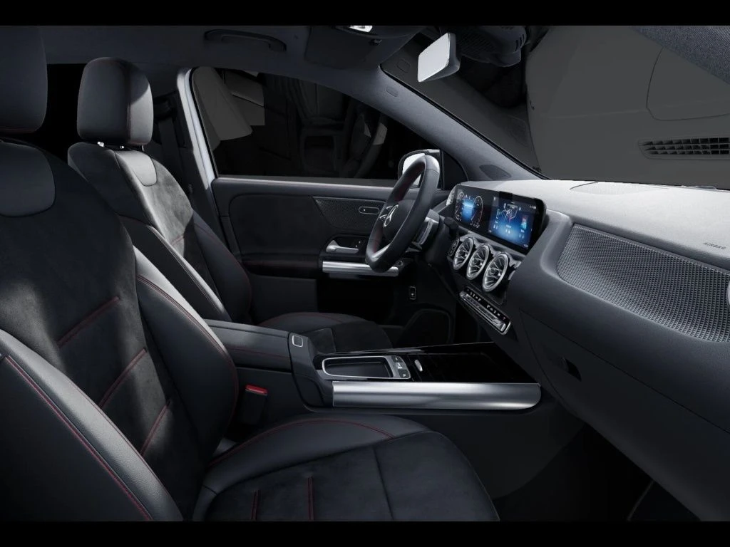 Mercedes-Benz-GLA 220 d-image-10