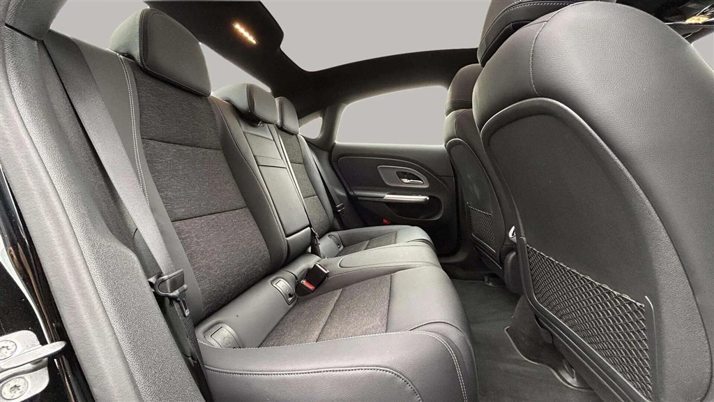 Mercedes-Benz-CLA-image-21