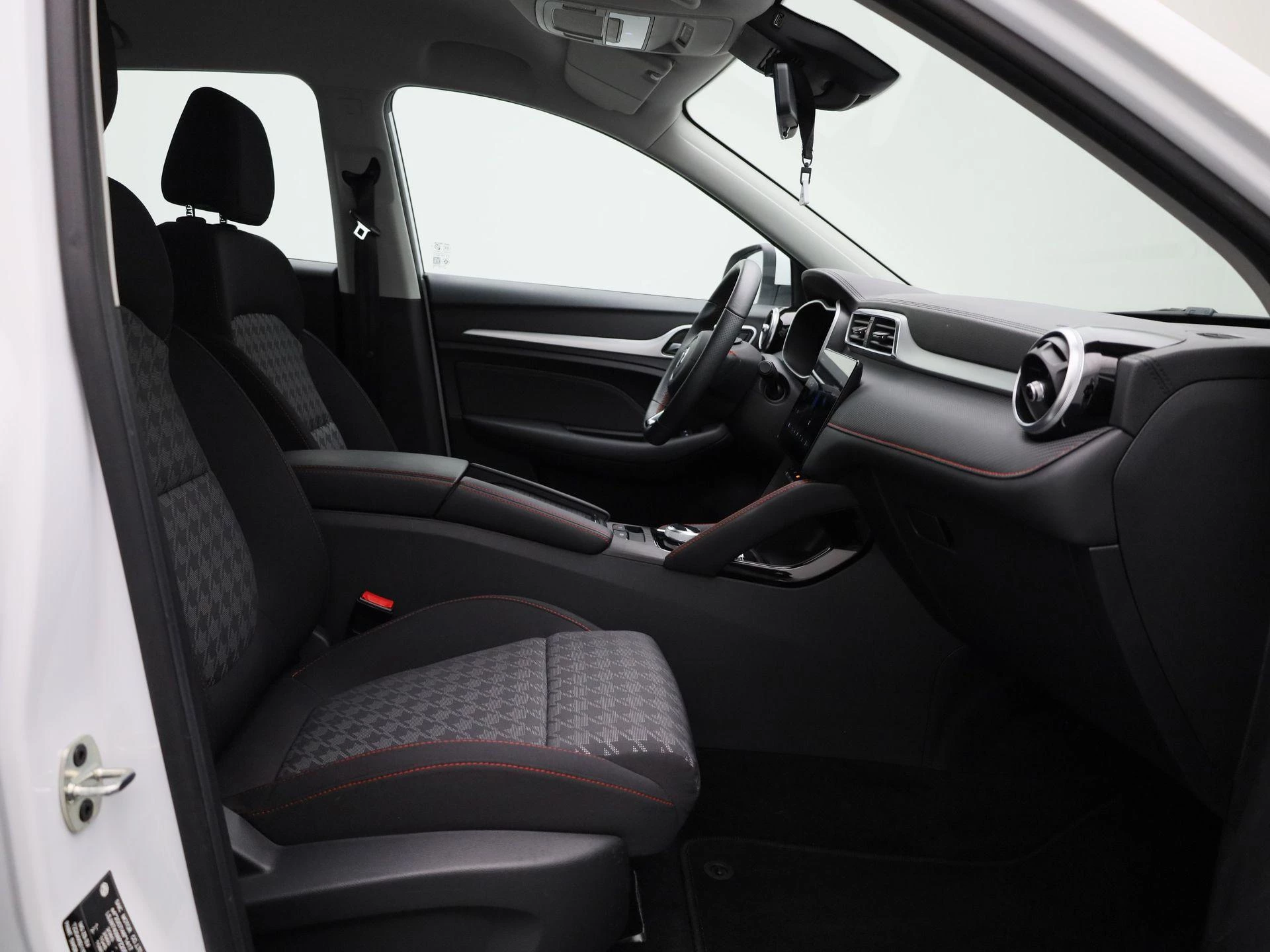 MG-ZS-image-31