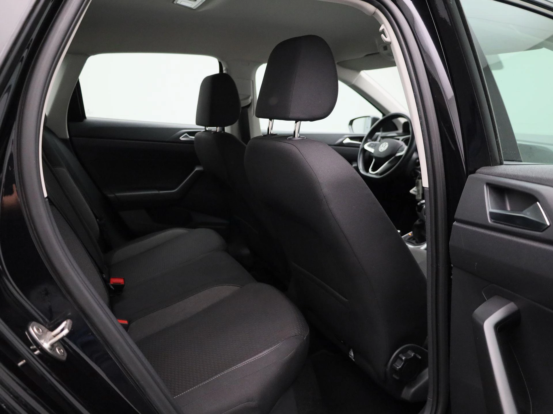 Volkswagen-Polo-image-30