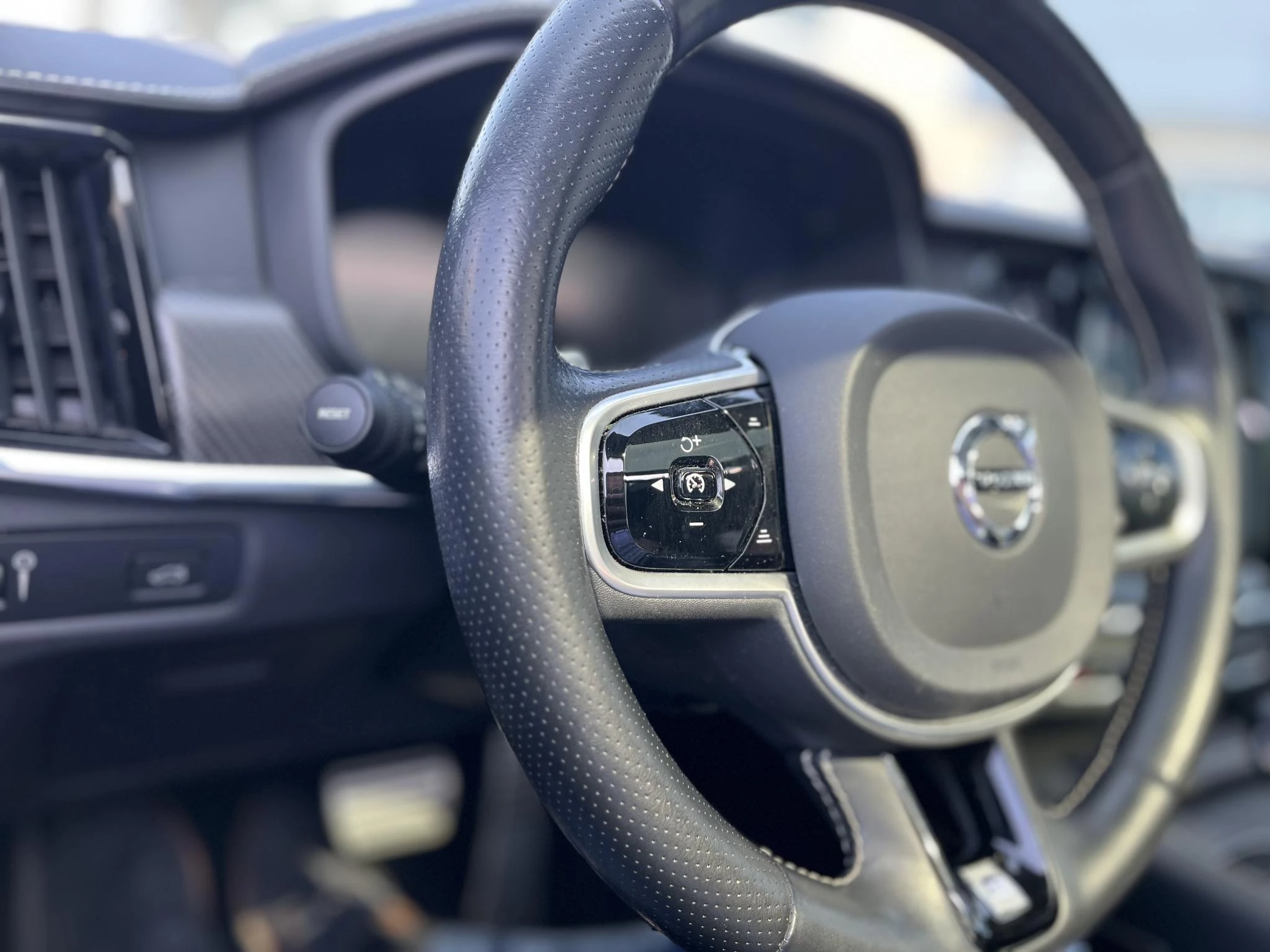 Volvo-V90-image-21