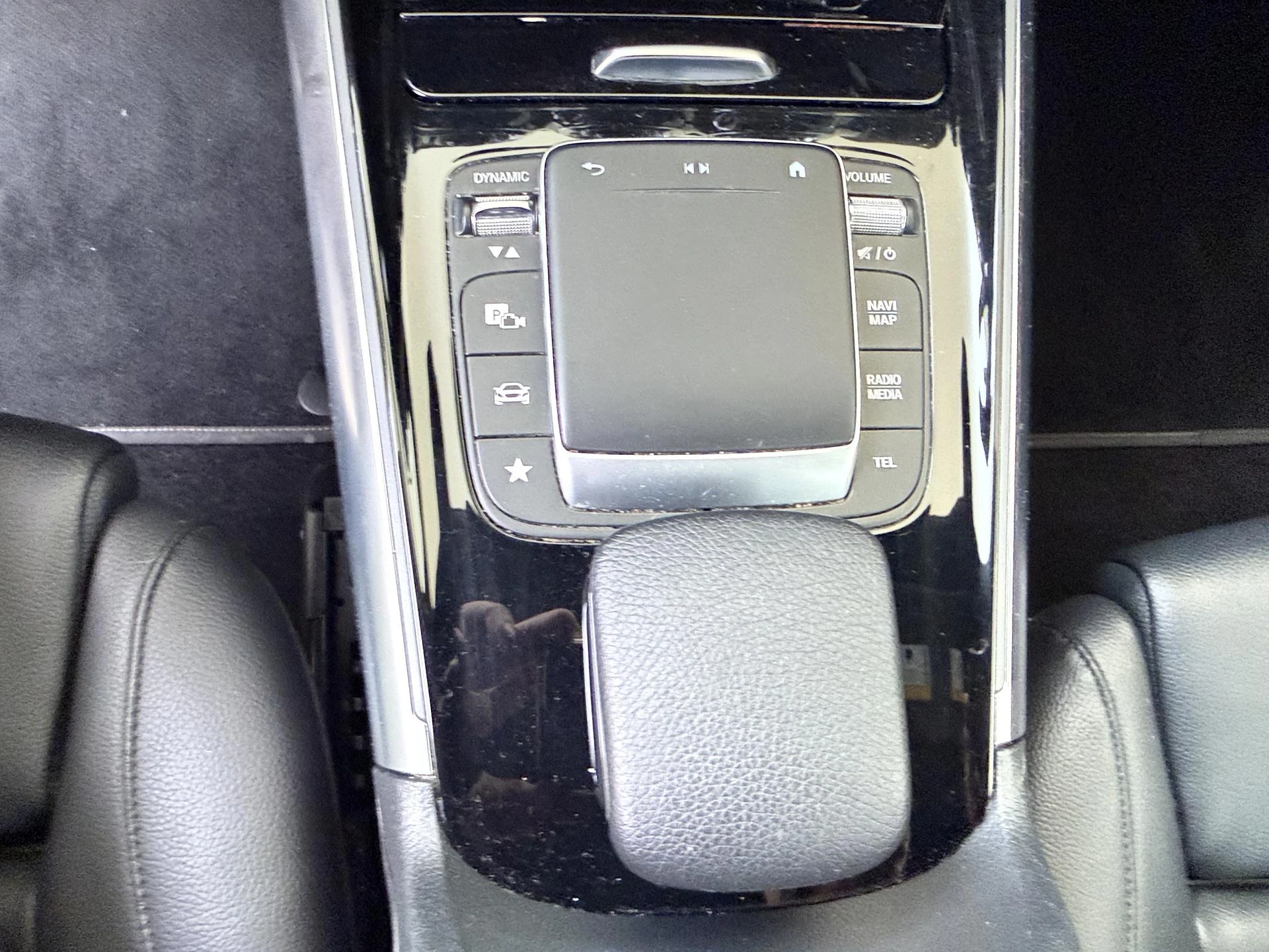 Mercedes-Benz GLA 180 Business Solution Luxury